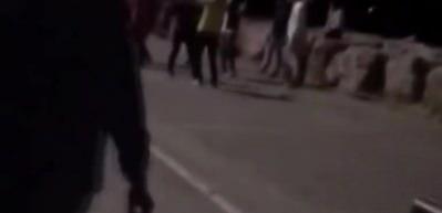 Önce eğlendiler sonra tekmeli yumruklu kavga ettiler