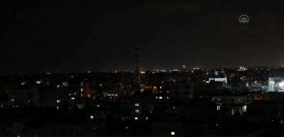 Gazze ateş altında! Bombalar  art arda patladı