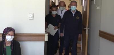 Milli Savunma Bakanı Akar İdlib'deki saldırıda yaralanan askerleri ziyaret etti