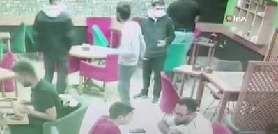 İnternetten tanışıp kafede buluştuğu kadının çantasından para çaldı kameralara yakalandı