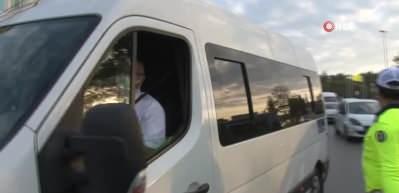 Servis denetimde ehliyet süresi dolan sürücüye 580 lira ceza