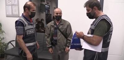 Minib&uuml;ste unutulan 111 bin lirayı iki g&uuml;n sonra polis buldu