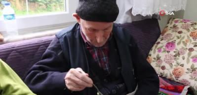 110 yıl yaşamanın sırrı! Her g&uuml;n bir kaşık tereyağına bağlıyor