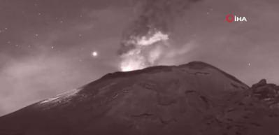 Meksika&rsquo;daki Popocatepetl Yanardağı faaliyete ge&ccedil;ti