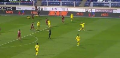 Talisca'dan uzak mesafeden şık gol!