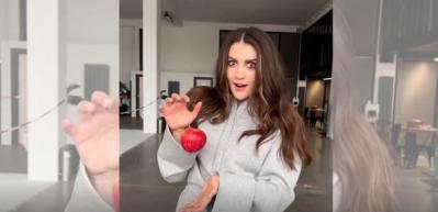 Burcu &Ouml;zberk'ten sihirbazlık oyunu
