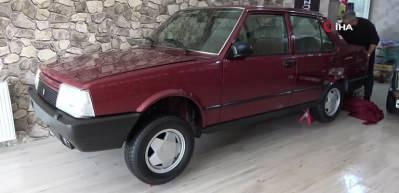 Fabrikadan &ccedil;ıktığı gibi duran 30 yıllık TOFAŞ'a fiyat bi&ccedil;ilemiyor