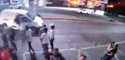Meksika&rsquo;da gece kul&uuml;b&uuml;ne silahlı saldırı: 6 &ouml;l&uuml;, 2 yaralı