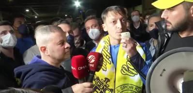 Mesut &Ouml;zil, Altay Bayındır ve Pereira'dan taraftarlara