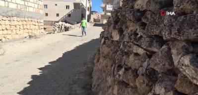 Yıllar &ouml;nce g&ouml;&ccedil; etmek zorunda kaldıkları k&ouml;y ter&ouml;rden arındırılınca geri d&ouml;n&uuml;şler başladı