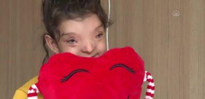 D&uuml;nyada sadece 4 ailede g&ouml;r&uuml;ld&uuml;! Ayşenur'dan g&uuml;zel haber