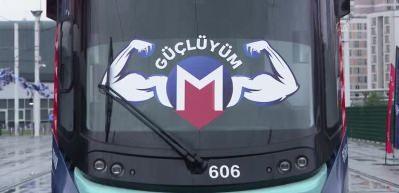 İstanbul&rsquo;da makinistler ve sporcular 48 tonluk treni &ccedil;ekmeye &ccedil;alıştı