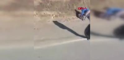 İran'da kaza yapan T&uuml;rk TIR'ı yağmalandı! O anlar kamerada