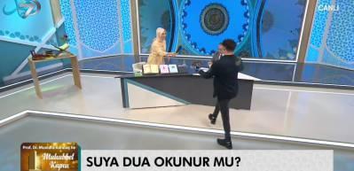 Prof. Dr. Mustafa Karataş'tan baş ağrısı i&ccedil;in okunacak dua