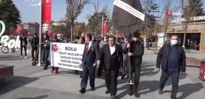 Şehit ve gazi ailelerinden İYİ Parti&rsquo;ye siyah &ccedil;elenkli protesto