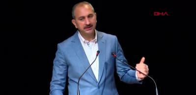 Bakan G&uuml;l: İlk 100 bine girebilenler ancak Hukuk Fak&uuml;ltesini tercih edebilecek