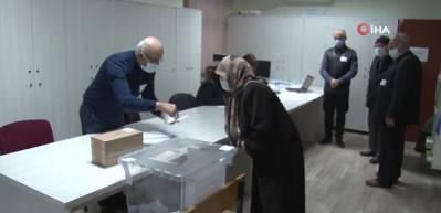  Bulgaristan se&ccedil;imleri ikinci tura kaldı