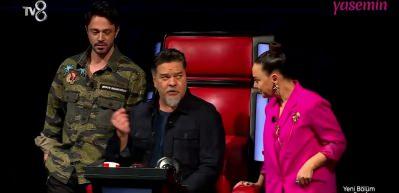 Murat Boz hapşırdı, Beyaz kahkahaya boğdu