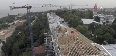 &Ccedil;&ouml;kme riski olan Fatih K&ouml;şk&uuml;'nde kubbelerden bin 500 tonluk beton y&uuml;k&uuml; kaldırıldı!
