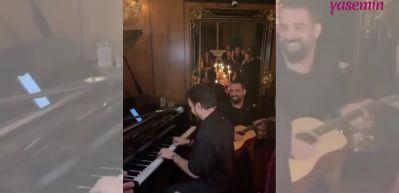 Arda Turan ve Mustafa Ceceli'den Waka Waka performansı