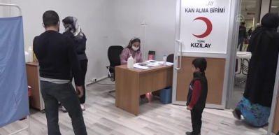 Sosyal medyadaki paylaşımlara inanıp aşı olmadı, 4 g&uuml;nd&uuml;r hastanede yatıyor