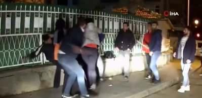 Aksaray'da kan g&ouml;vdeyi g&ouml;t&uuml;rd&uuml;! Dehşet anları kamerada