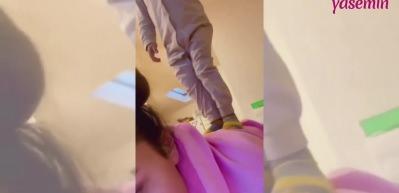 Buse Varol'un oğlu Burak'ın annesinin sırtına &ccedil;ıktığı anlar g&uuml;ld&uuml;rd&uuml;