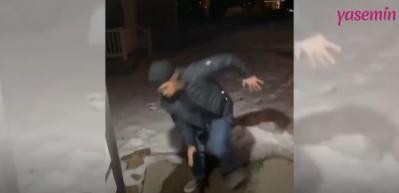 Buzda kayıp d&uuml;şmemek i&ccedil;in &ccedil;ok direndi ama...