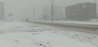 Van, Hakkari ve Bitlis'te 152 yerleşim yerinin yolları kapandı