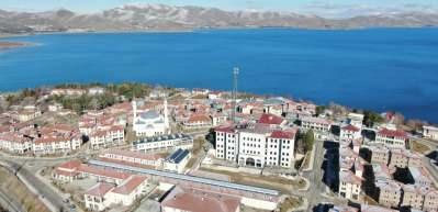 Depremin merkezi Sivrice'deki g&ouml;l manzaralı TOKİ konutları tamamlandı