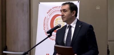 T&uuml;rkleri &uuml;lkesine davet etti: Yeter ki birlikte &ccedil;alışalım!