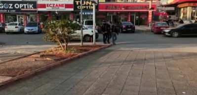 Hapis cezasıyla aranan h&uuml;k&uuml;ml&uuml;, kahvehanede yakalandı!