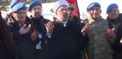 Diyanet İşleri Başkan Erbaş&rsquo;tan Sarıkamış şehitleri i&ccedil;in dua