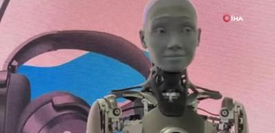 İnsansı robot Ameca, CES 2022'de g&ouml;r&uuml;c&uuml;ye &ccedil;ıktı