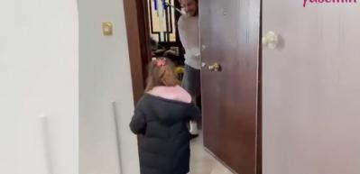 Koronavir&uuml;se yakalanan Uraz Kaygılaroğlu'nu kızı Ada ziyaret etti