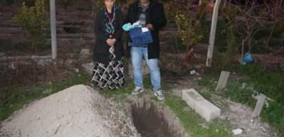 Adana'da şaşırtan olay! &Ouml;ld&uuml; denilen bebek g&ouml;m&uuml;lmek &uuml;zereyken canlandı