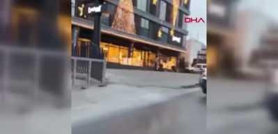 Kuryenin trafikteki tehlikeli hareketi kameralara yansıdı