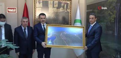 Bakan Pakdemirli: Hazine arazisi kira artışlarını d&uuml;ş&uuml;rd&uuml;k