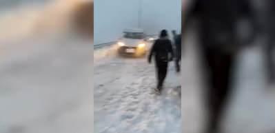 Başakşehir’de kar engeli! 112 acil sağlık ekipleri doğumu evde gerçekleştirdi   