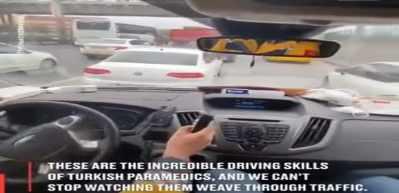 B&ouml;yle hayat kurtarıyorlar: Ambulans şof&ouml;r&uuml;nden trafikte zorlu manevralar
