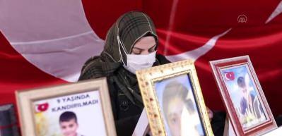 Diyarbakır ailelerinden &ccedil;ocuklarına 'teslim ol' &ccedil;ağrısı