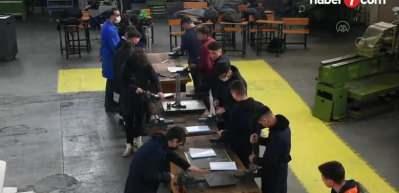 &Ouml;ğrencilere m&uuml;jde! &Ouml;demeler artırıldı, 4 bin 253 TL verilecek