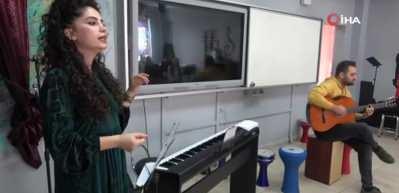 İkinci kez anne olacak Merve &Ouml;zbey'den alkışlanacak hareket!