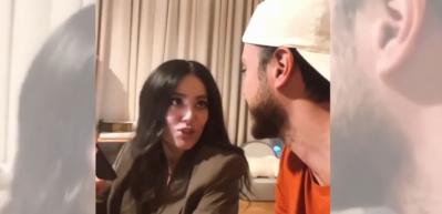 Pelin Akil ve Anıl Altan'dan kıskan&ccedil;lık sohbeti! İkiz kızları &ccedil;ok g&uuml;ld&uuml;