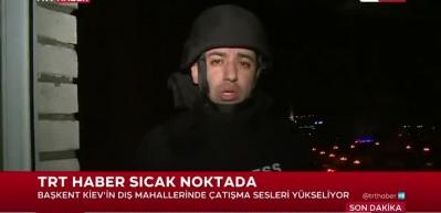 TRT canlı yayınında &ccedil;atışma anı: Bağımsızlık Meydanı'nda silah sesleri!