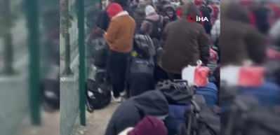 Ukrayna - Romanya sınırında 20 kilometrelik kuyruk 