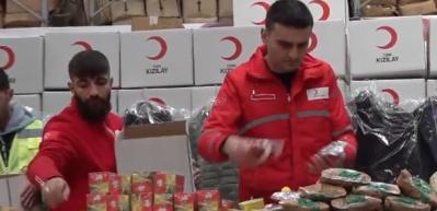 CZN Burak Kızılay'ın iyilik el&ccedil;isi oldu! Ukrayna i&ccedil;in...