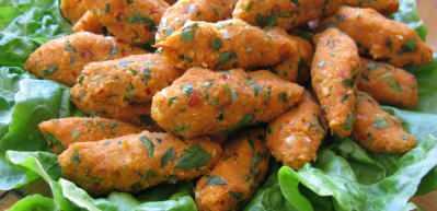 En kolay mercimek k&ouml;ftesi nasıl yapılır?