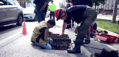 Girdikleri kanalizasyonda y&ouml;nlerini kaybedip mahsur kaldılar