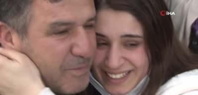 Ukrayna'da mahsur kalan T&uuml;rk &ouml;ğrenci Merve ailesine kavuştu